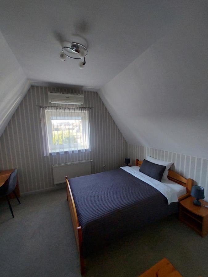 Asmonienes Sveciu Namai "Senoji Mokyklele" Hotel Smalininkai Kültér fotó