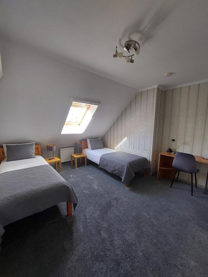 Asmonienes Sveciu Namai "Senoji Mokyklele" Hotel Smalininkai Kültér fotó