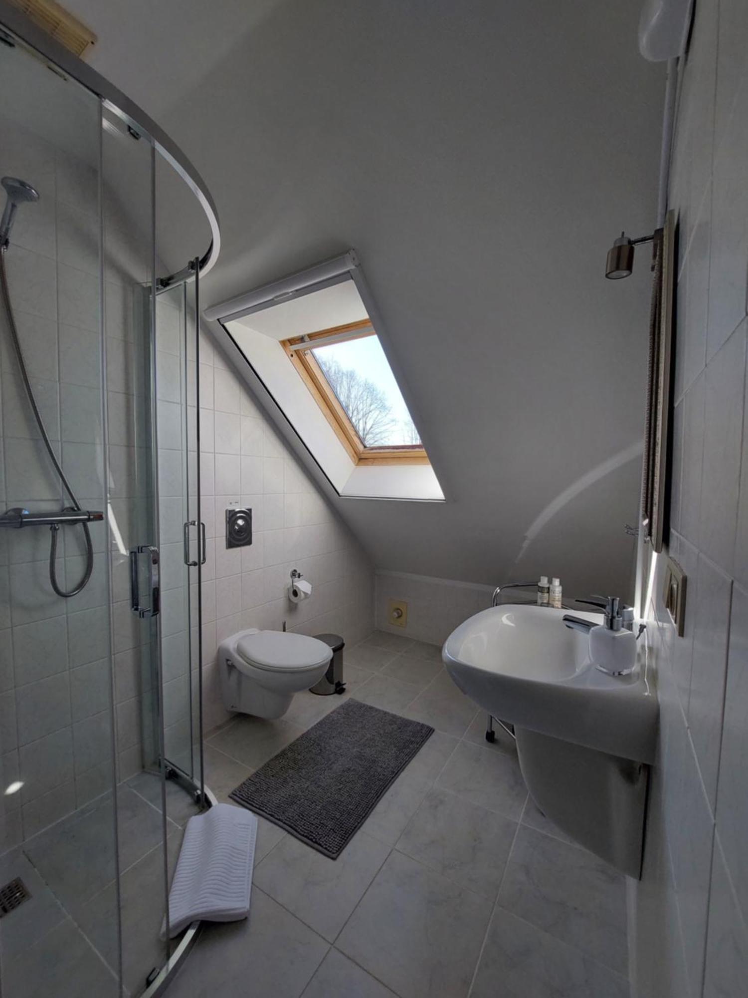 Asmonienes Sveciu Namai "Senoji Mokyklele" Hotel Smalininkai Kültér fotó
