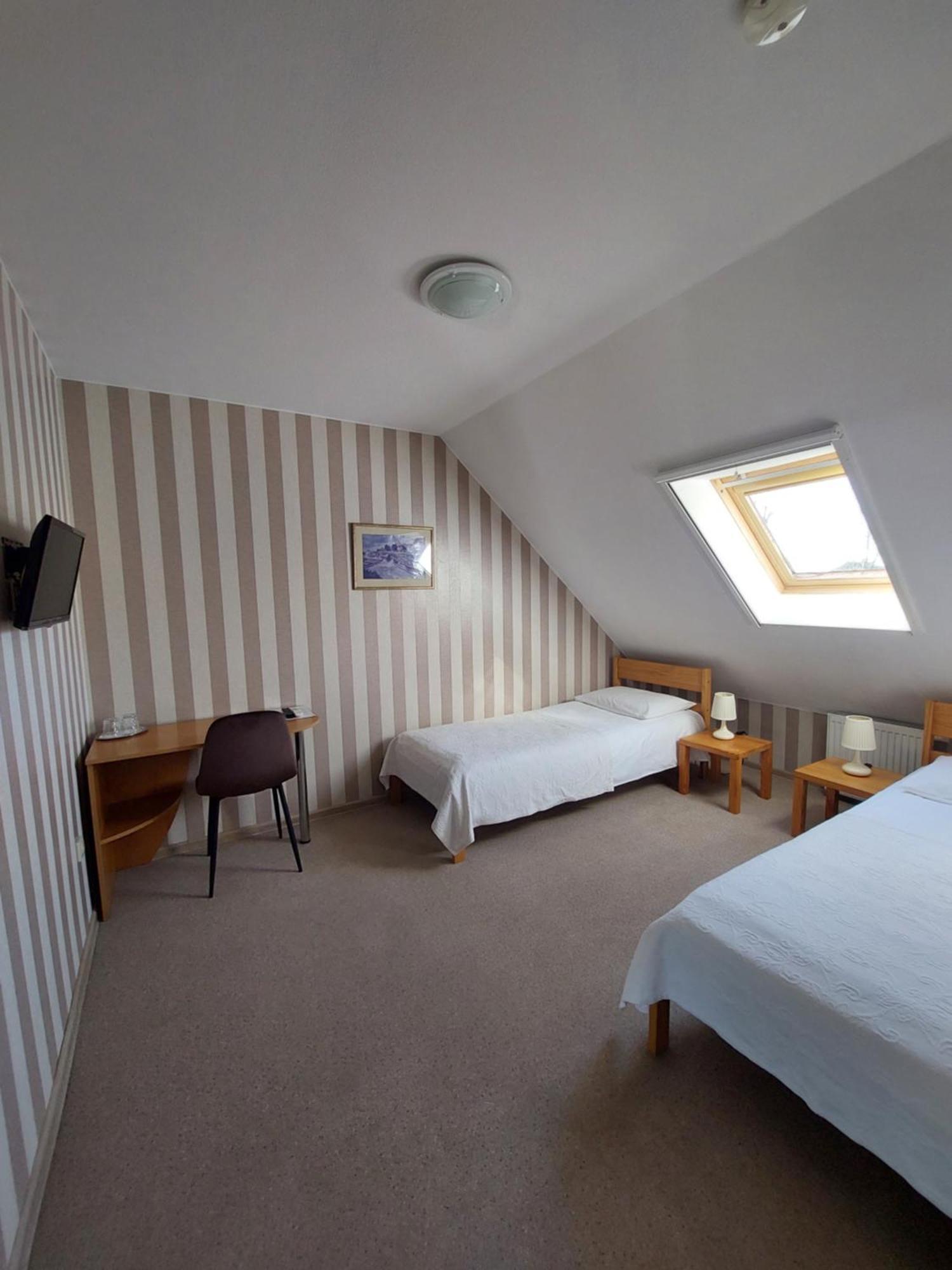 Asmonienes Sveciu Namai "Senoji Mokyklele" Hotel Smalininkai Kültér fotó