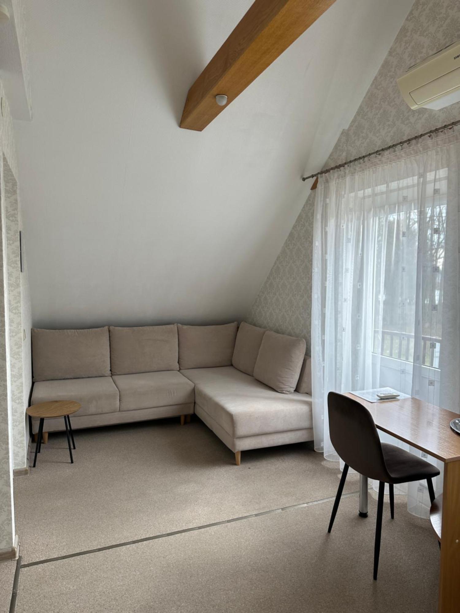 Asmonienes Sveciu Namai "Senoji Mokyklele" Hotel Smalininkai Kültér fotó